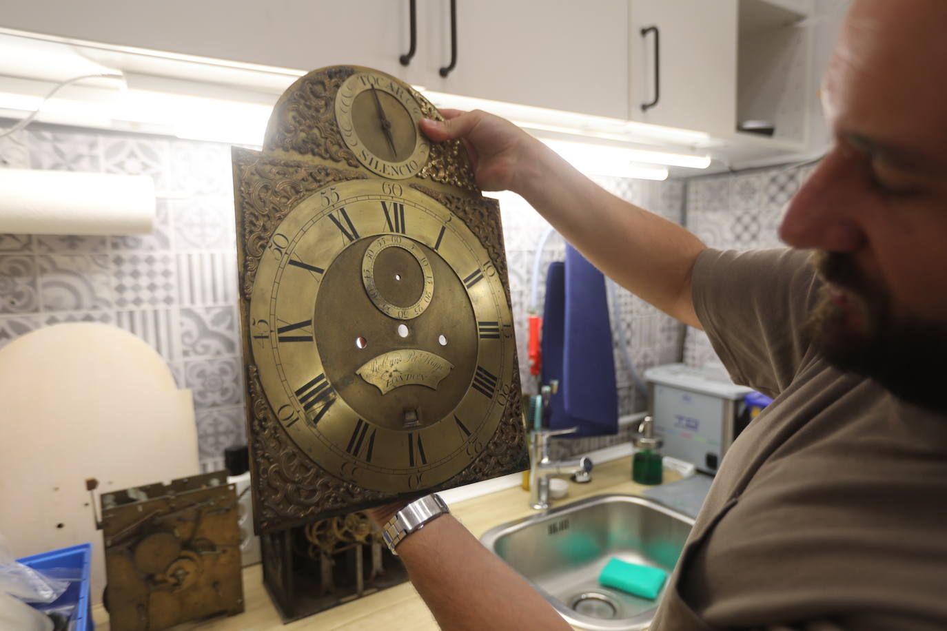 Fotos: El trabajo de un maestro artesano del reloj