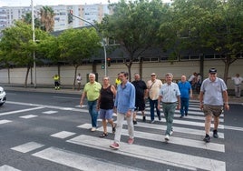 El nuevo semáforo en la avenida de la Sanidad Pública de Cádiz ya está en funcionamiento