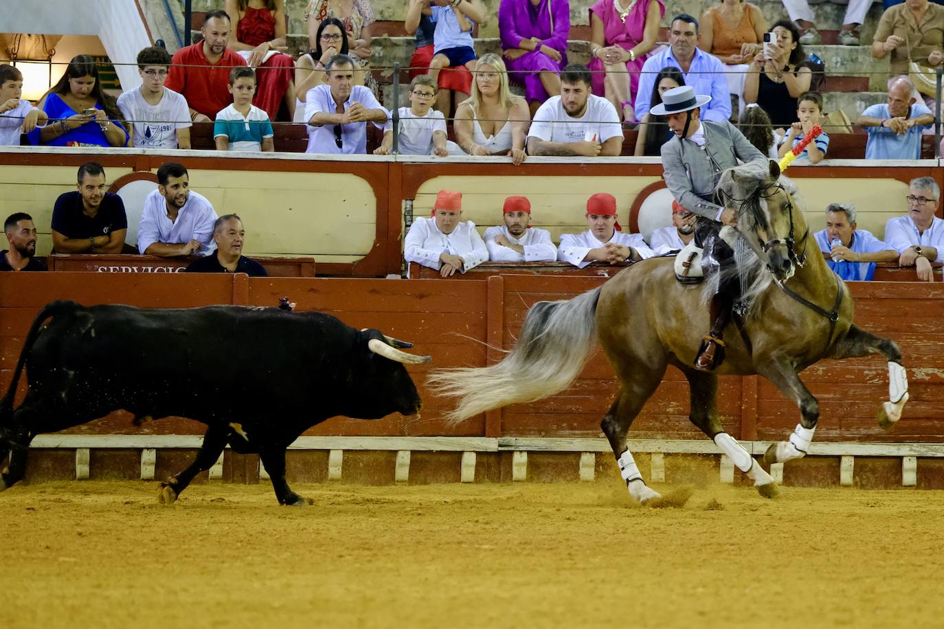 Oreja para Cartagena y Ventura ante un encastado encierro de Guiomar Cortés de Moura en El Puerto