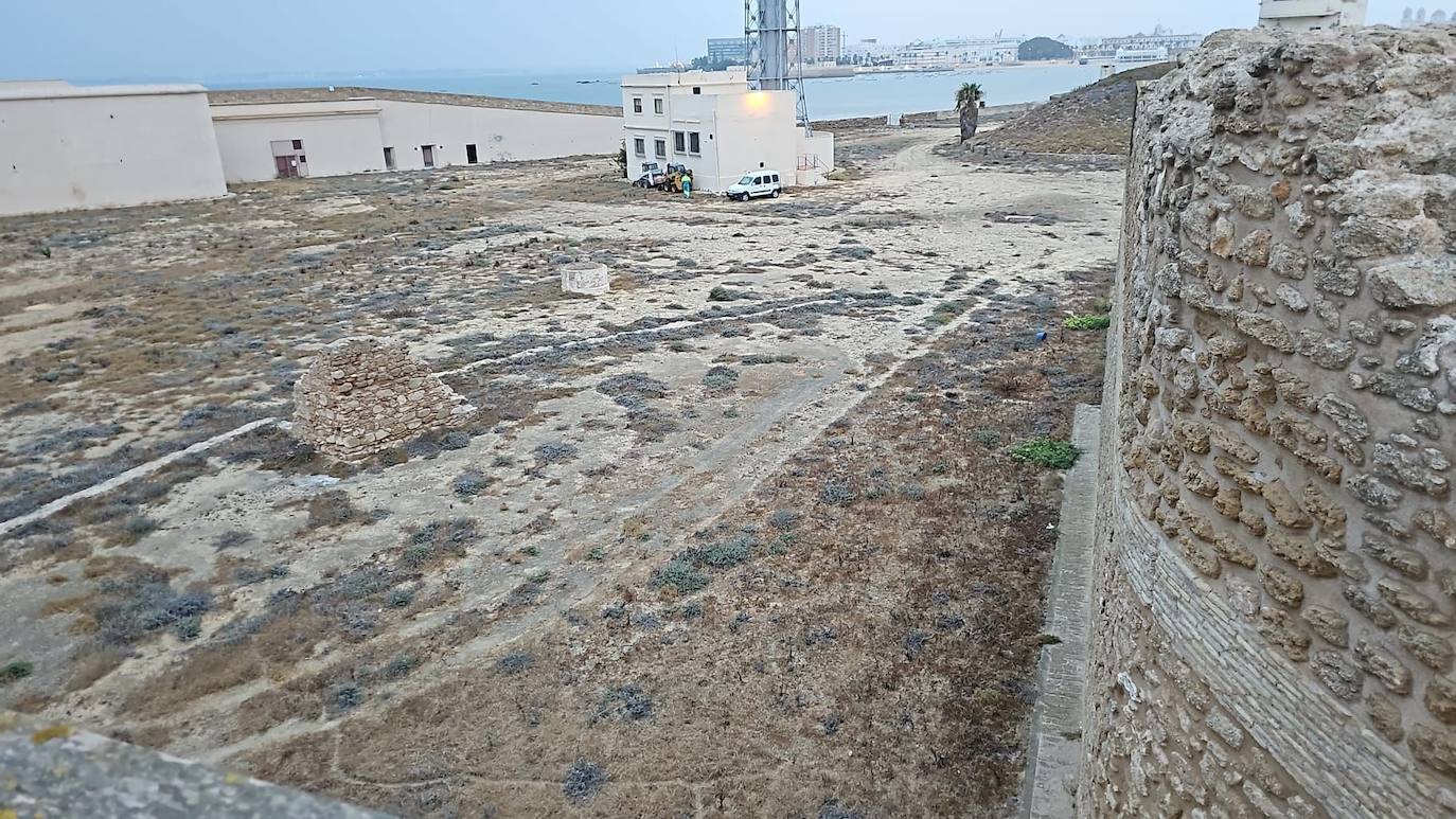 Fotos: Así ha sido la puesta a punto del castillo de San Sebastián de Cádiz de cara a su reapertura