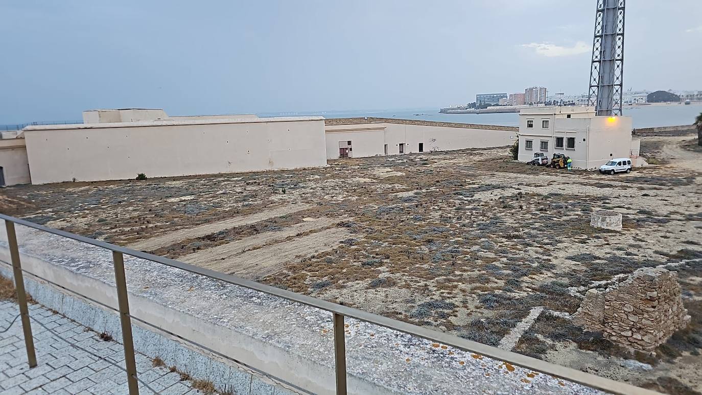 Fotos: Así ha sido la puesta a punto del castillo de San Sebastián de Cádiz de cara a su reapertura