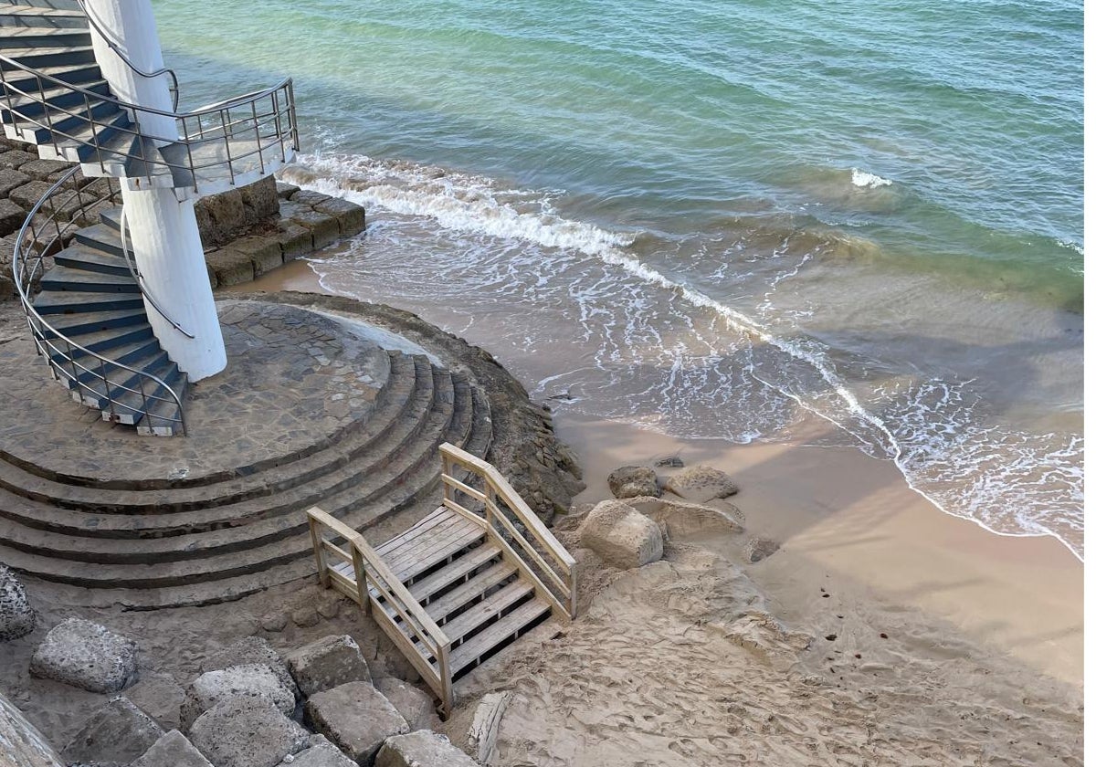 Instalan un acceso a la escalera de caracol de Santa María del Mar.