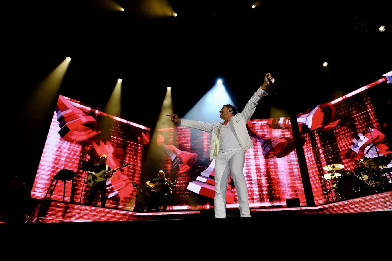 Fotos: El ritmo de Bisbal revoluciona la noche portuense