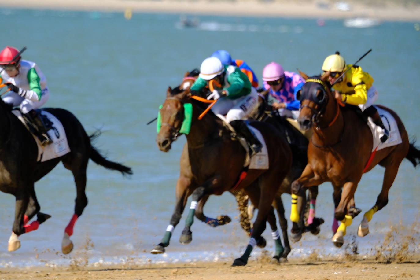 Fotos: Brillante doblete de Jaime Gelabert en las carreras de caballos de Sanlúcar