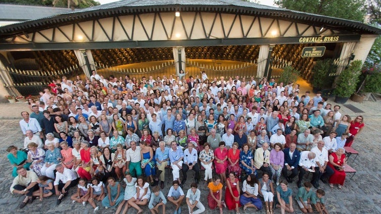 El Mentidero: Reunión histórica de la Familia López de Carrizosa en Jerez