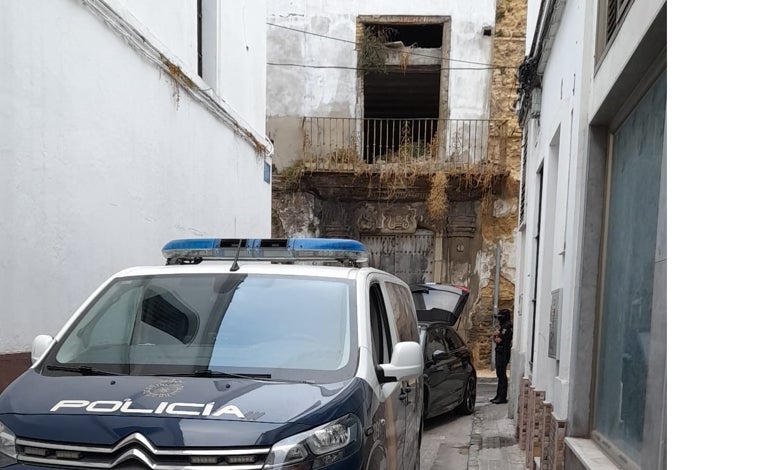 Imagen principal - La pareja que vendía droga en pleno centro de Sanlúcar acumula más de sesenta antecedentes