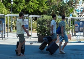 El turismo sigue al alza en Cádiz: Bajan los turistas pero suben las pernoctaciones