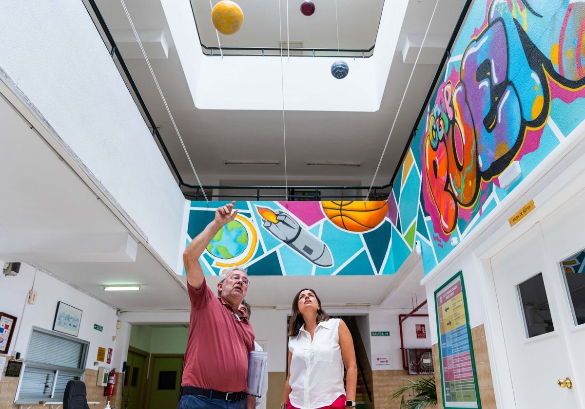 Patricia Cavada, en su visita a los colegios antes del curso escolar