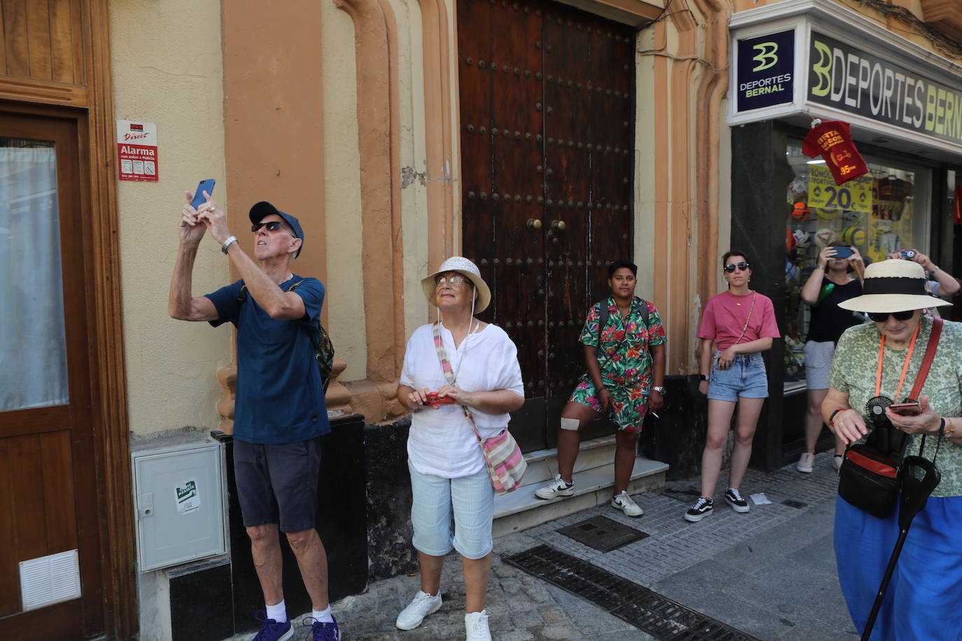 Fotos: Desembarco masivo de turistas en Cádiz con más de 9.200 cruceristas