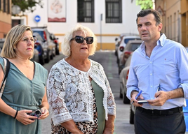 Bruno García recorre los barrios de Cádiz para «escuchar de primera mano las necesidades de los vecinos»