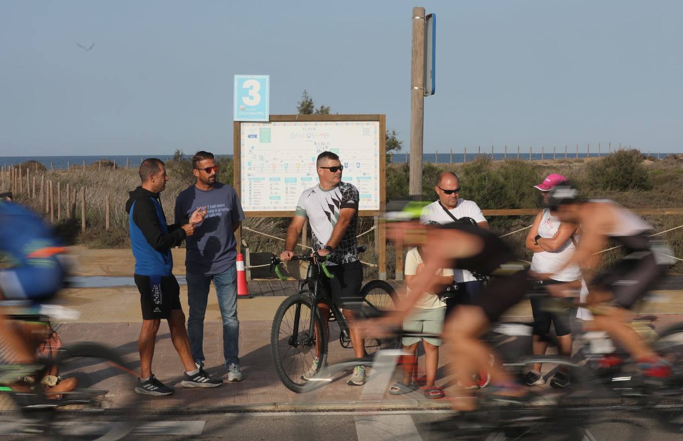 Fotos: ¿Has participado en el V Triatlón Ciudad de San Fernando? 750 metros a nado, 20 kilómetros en bici y 5 kilómetros de carrera