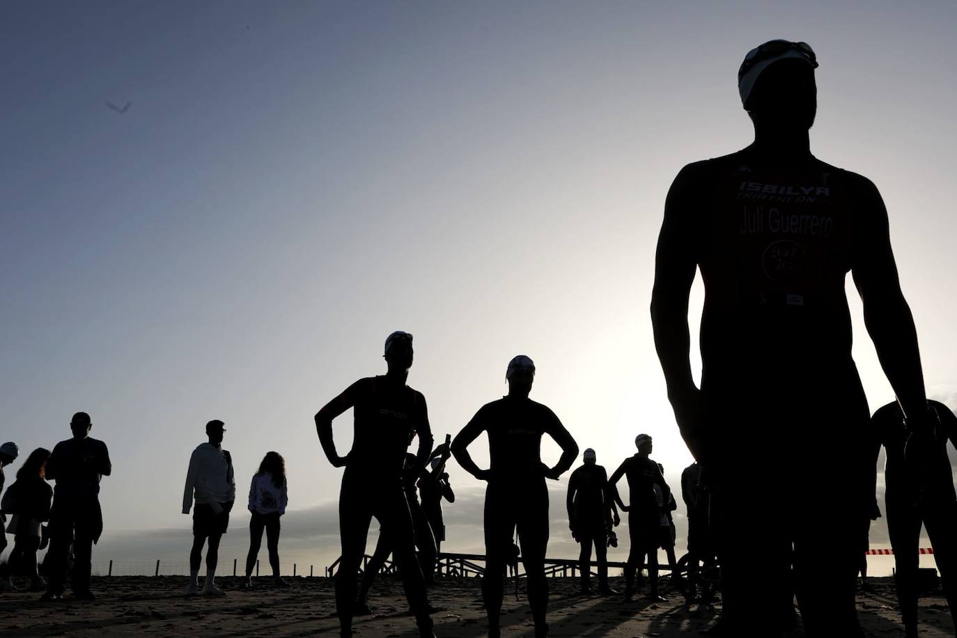 Fotos: ¿Has participado en el V Triatlón Ciudad de San Fernando? 750 metros a nado, 20 kilómetros en bici y 5 kilómetros de carrera