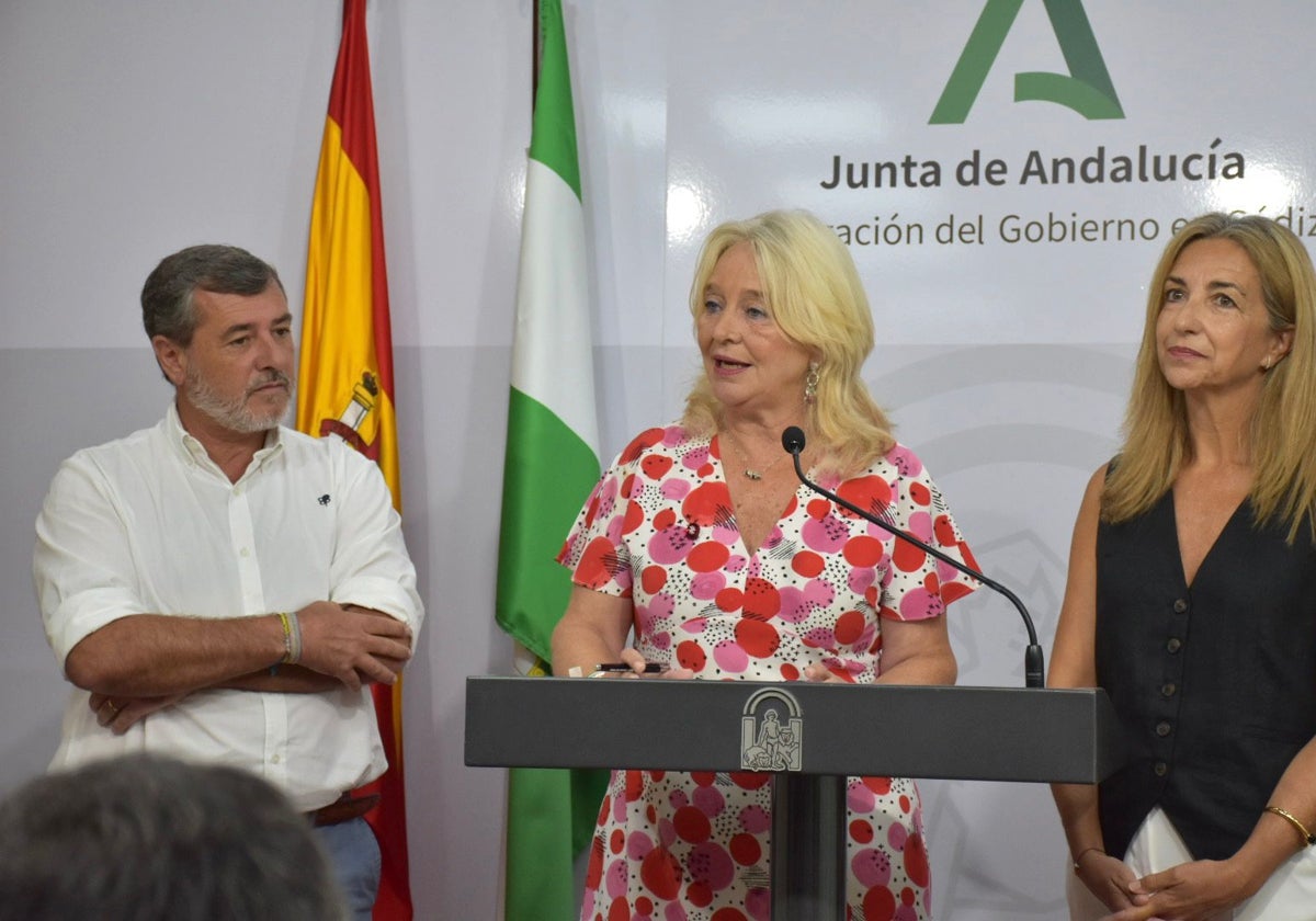 Mercedes Colombo, junto a Alfonso Candón y Begoña Corrales.