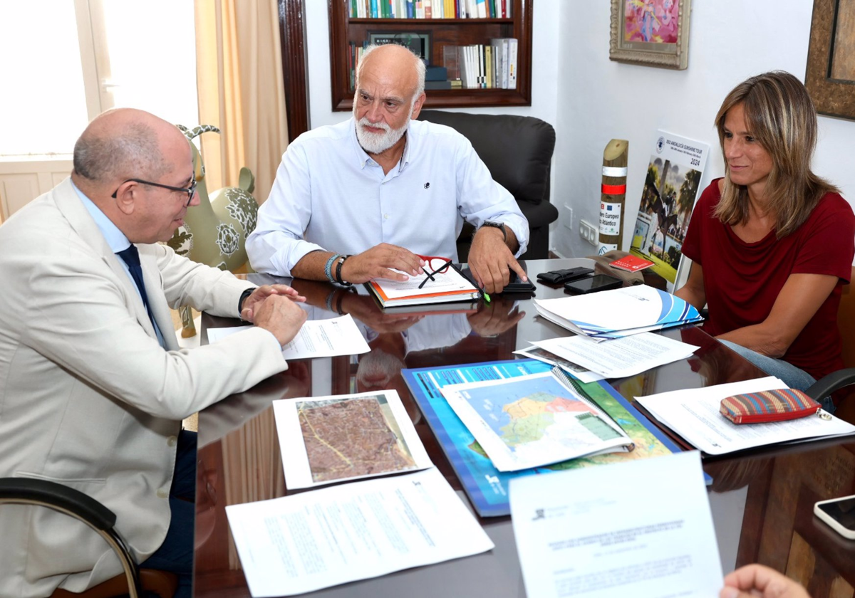 Javier Vidal con el gerente de ADIF