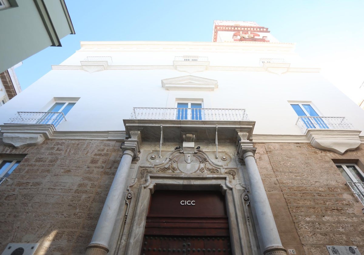 Fachada principal de la Casa del Carnaval, en el antiguo Palacio de Recaño.