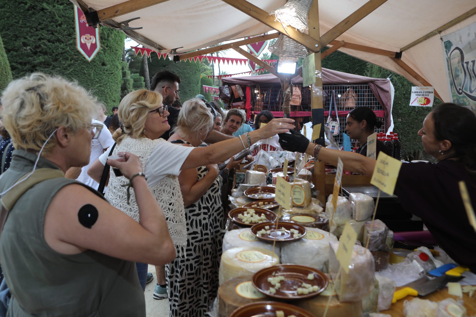 El parque Genovés ya acoge el Mercado Fenicio