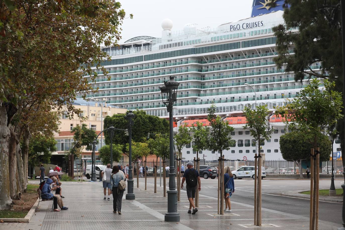 Fotos: Más de 8.000 turistas han llegado este jueves al puerto de Cádiz