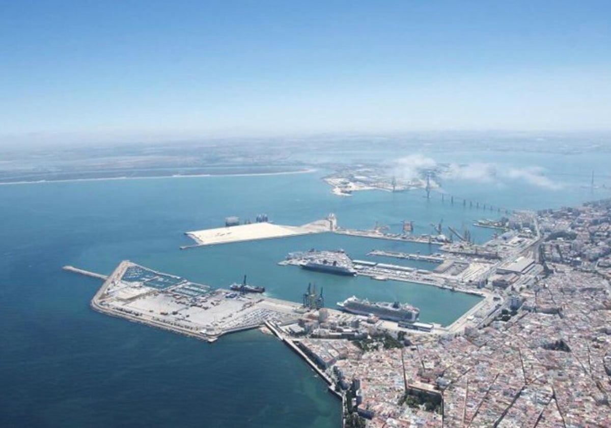 La mercancía general aumenta un 12 por ciento hasta agosto en el Puerto de la Bahía de Cádiz.