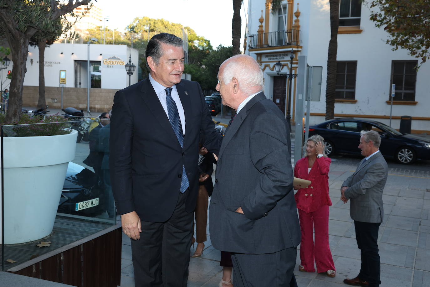 FOTOS: Los invitados a los Premios LA VOZ 2024 llegan al Parador de Cádiz (II)