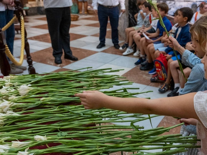 Fotos: Baño de nardos para la Virgen del Rosario de Cádiz