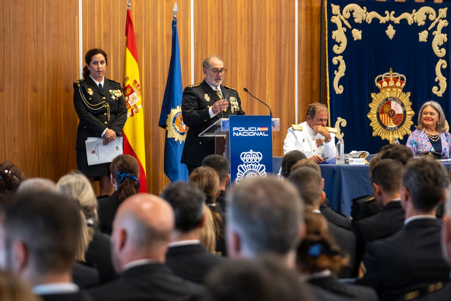 Fotos: Día de la Policía en Cádiz por los Santos Ángeles Custodios