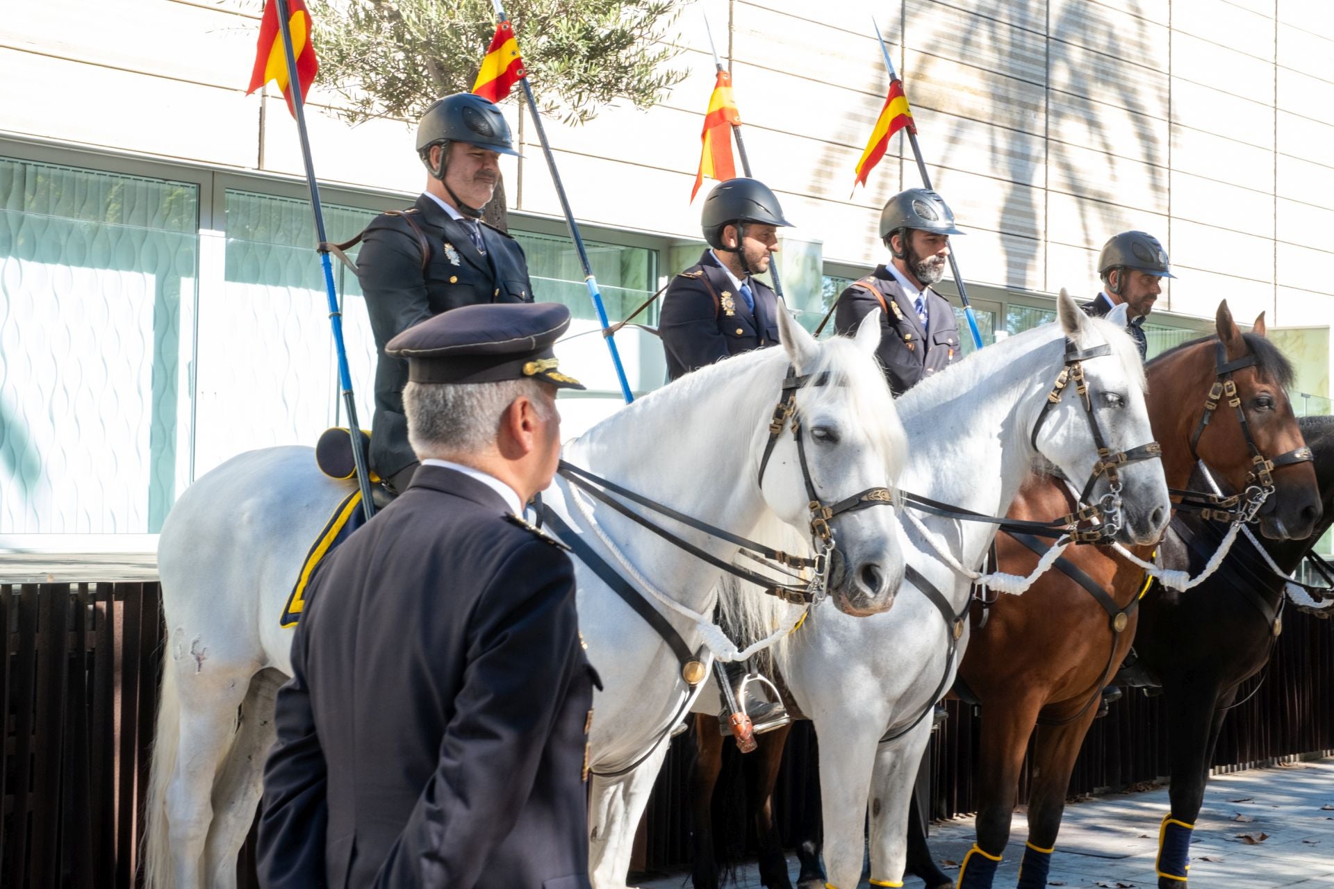 Fotos: Día de la Policía en Cádiz por los Santos Ángeles Custodios