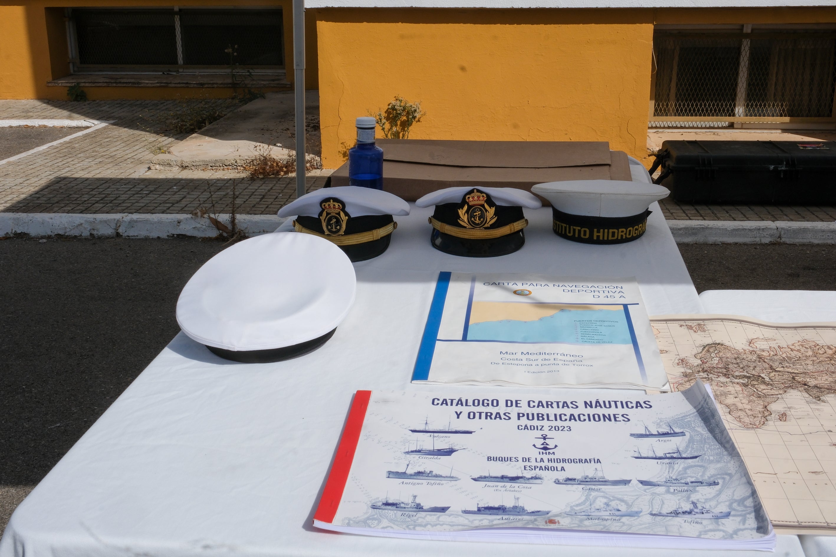 Fotos: Jornada de puertas abiertas en el Instituto Hidrográfico de la Marina de Cádiz