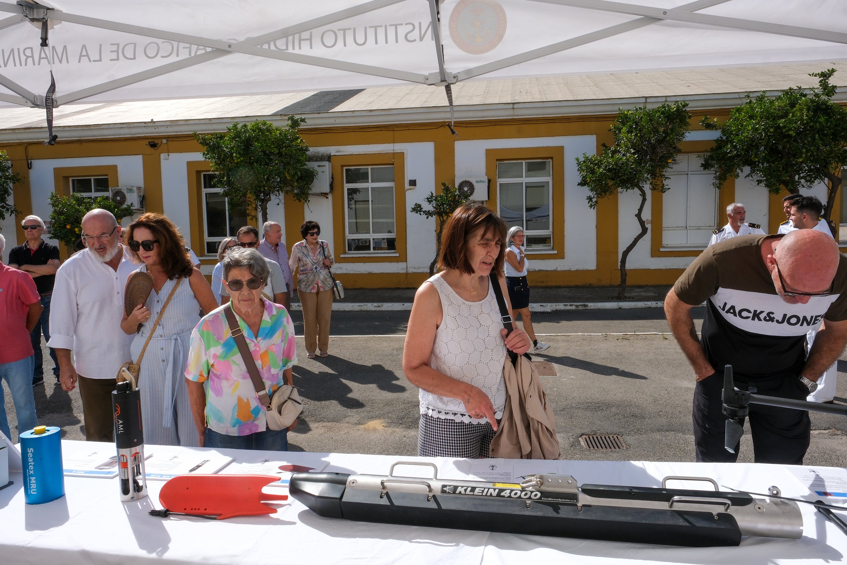 Fotos: Jornada de puertas abiertas en el Instituto Hidrográfico de la Marina de Cádiz