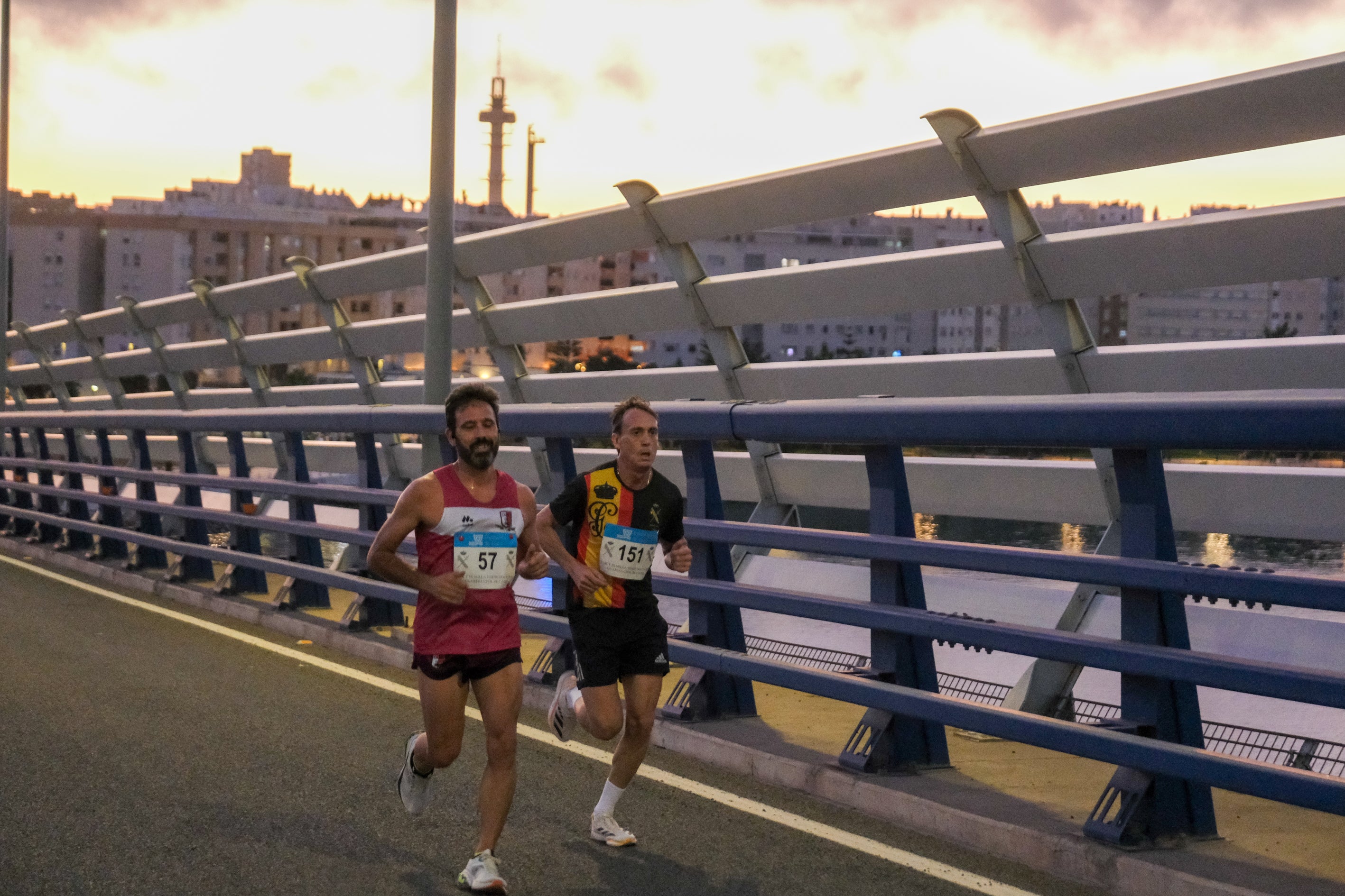 Fotos: IX Milla Verde Nocturna a beneficio de la Asociación de Down Cádiz