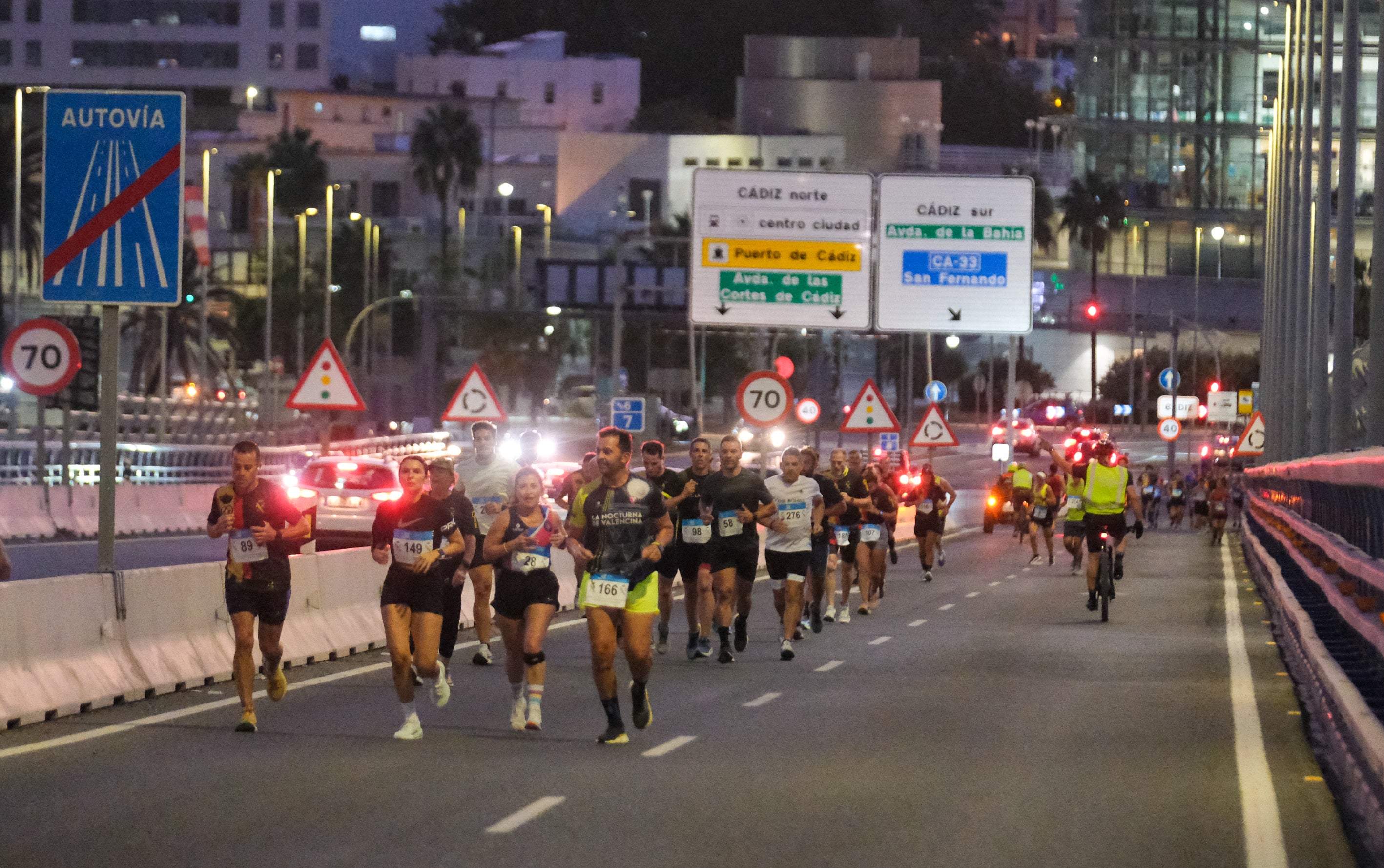 Fotos: IX Milla Verde Nocturna a beneficio de la Asociación de Down Cádiz