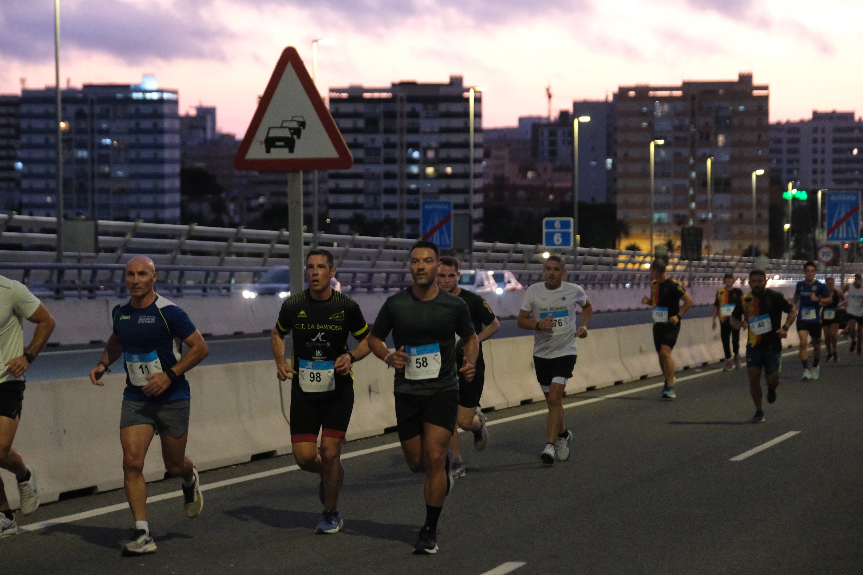 Fotos: IX Milla Verde Nocturna a beneficio de la Asociación de Down Cádiz