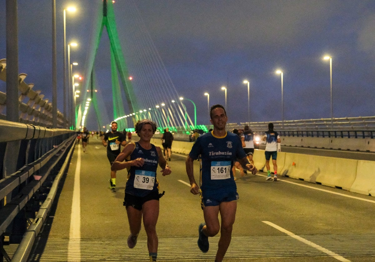 Fotos: IX Milla Verde Nocturna a beneficio de la Asociación de Down Cádiz