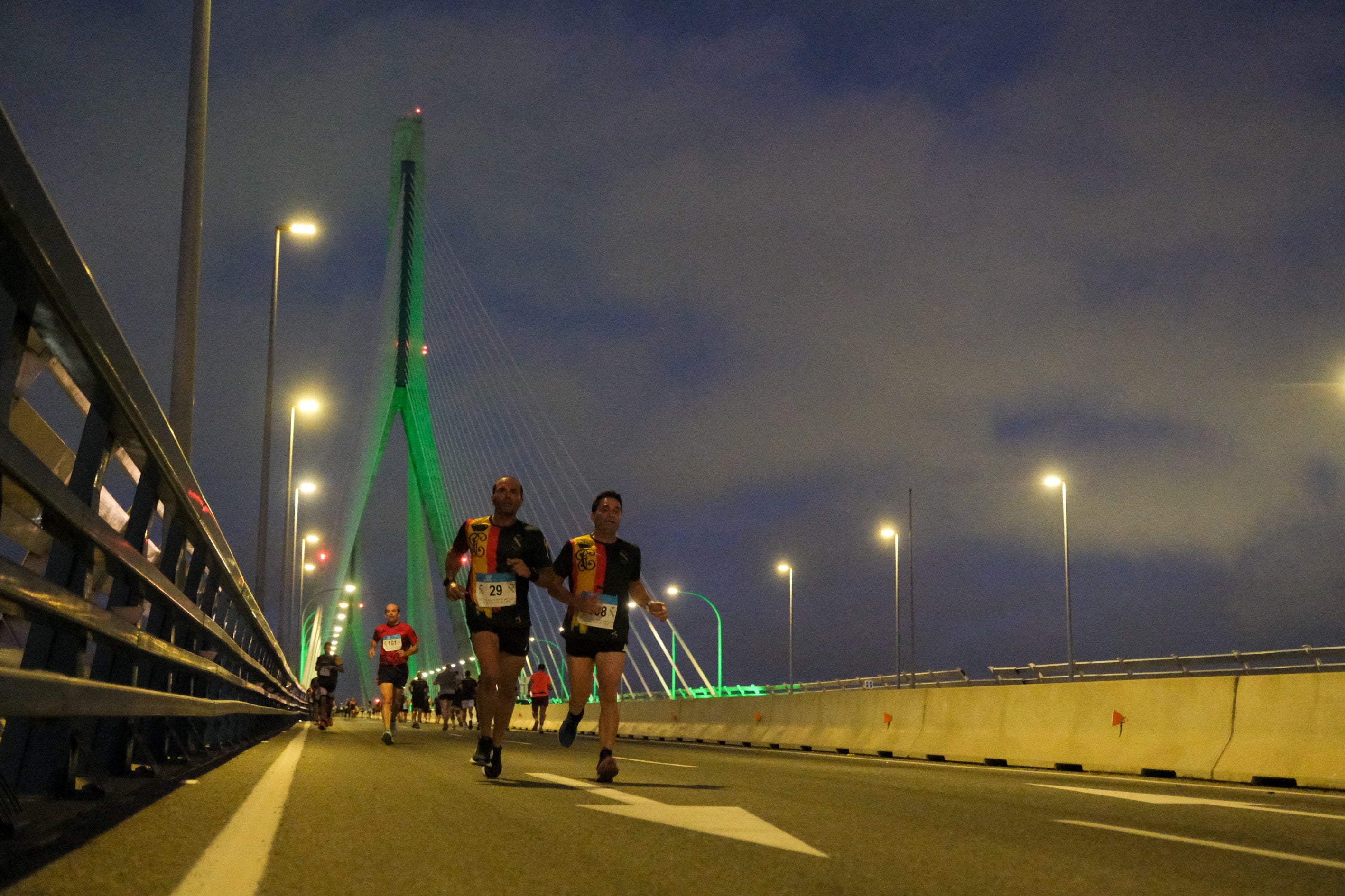 Fotos: IX Milla Verde Nocturna a beneficio de la Asociación de Down Cádiz