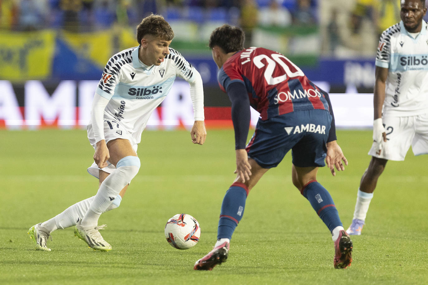 Fotos: Huesca - Cádiz CF en el estadio de El Alcoraz