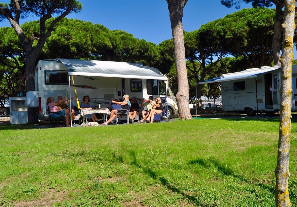 La provincia de Cádiz lideró los campings andaluces con más de 85.000 viajeros en agosto