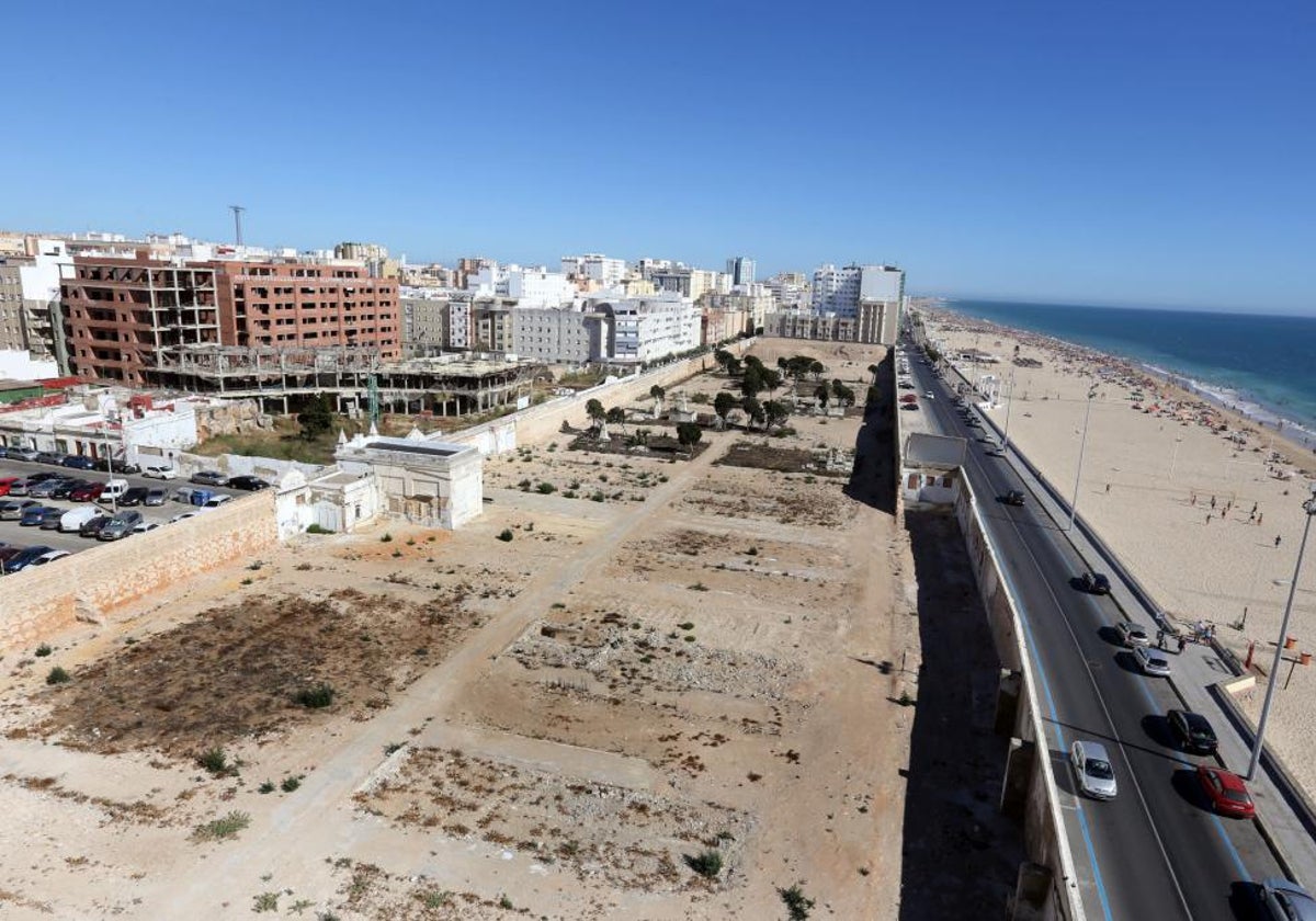 Solar del antiguo cementerio donde se construirá un parque urbano.