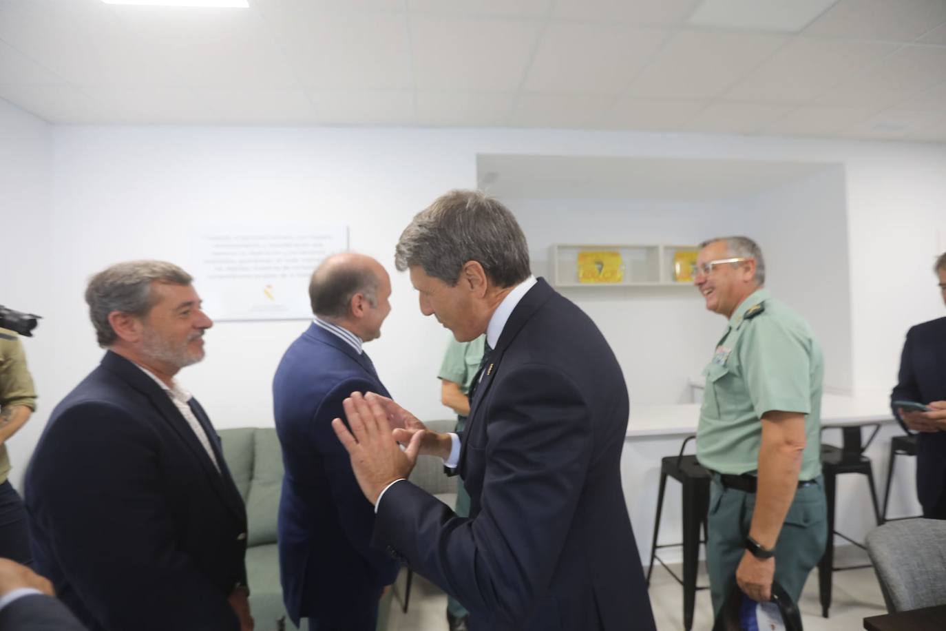 Fotos: Las imágenes de la inauguración de la Casa-Cuartel del Veterano de la Guardia Civil en Cádiz