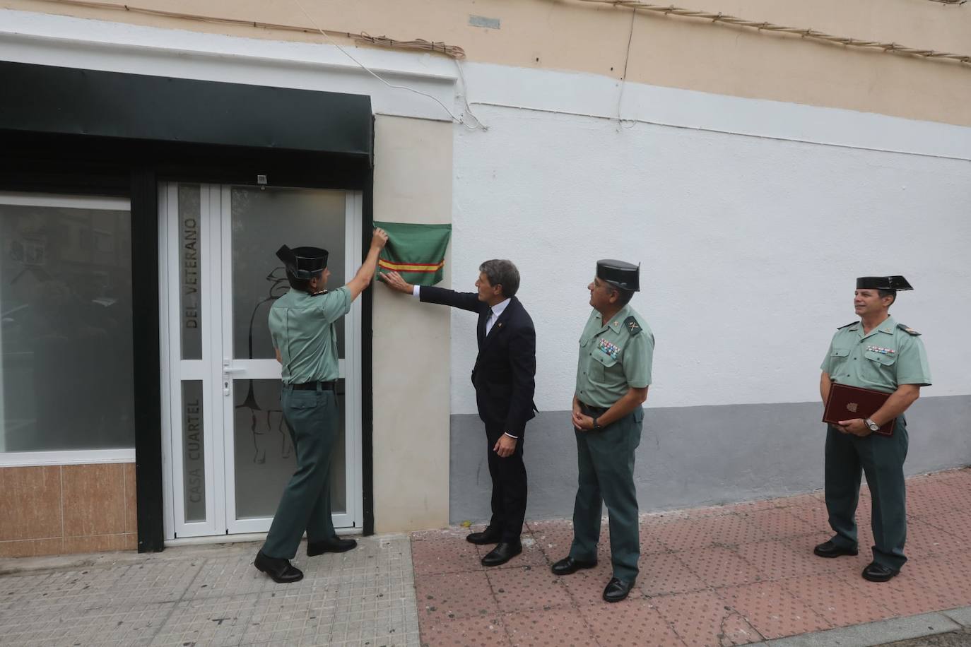 Fotos: Las imágenes de la inauguración de la Casa-Cuartel del Veterano de la Guardia Civil en Cádiz