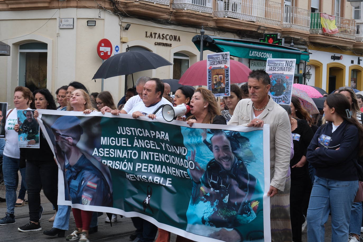 Fotos: San Fernando pide justicia para David y Miguel Ángel