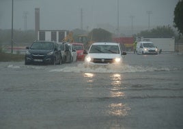 Cádiz vive una jornada de sábado muy complicada por las fuertes lluvias