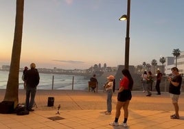 Vídeo: tras la tempestad... la calma de un bello atardecer en Cádiz a ritmo de saxofón