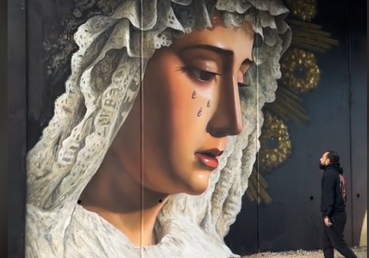 El mural de la Virgen de la Concepción coronada se halla en el Puente de Las Viñas en Jerez