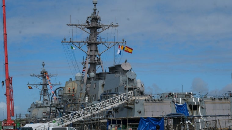 Mantenimiento por parte de Navantia de uno de los dos destructores que se encuentran en el muelle de Rota