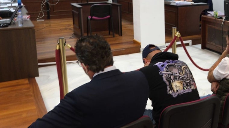 Los acusados, durante el juicio.