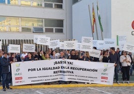 Los funcionarios de la Junta de Andalucía se manifiestan para exigir mejores salarios