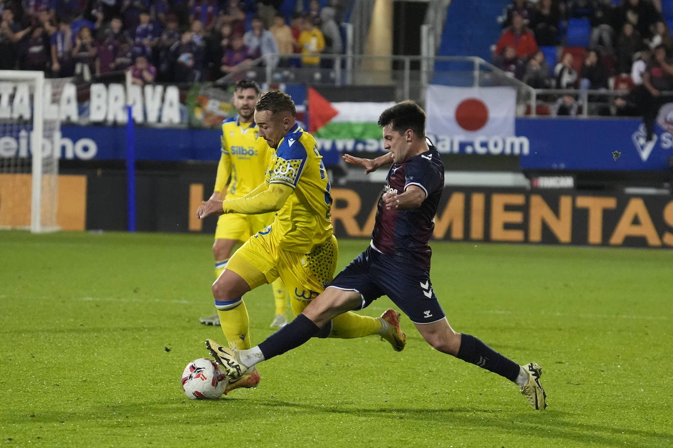 Fotos: Eibar - Cádiz en Ipurua