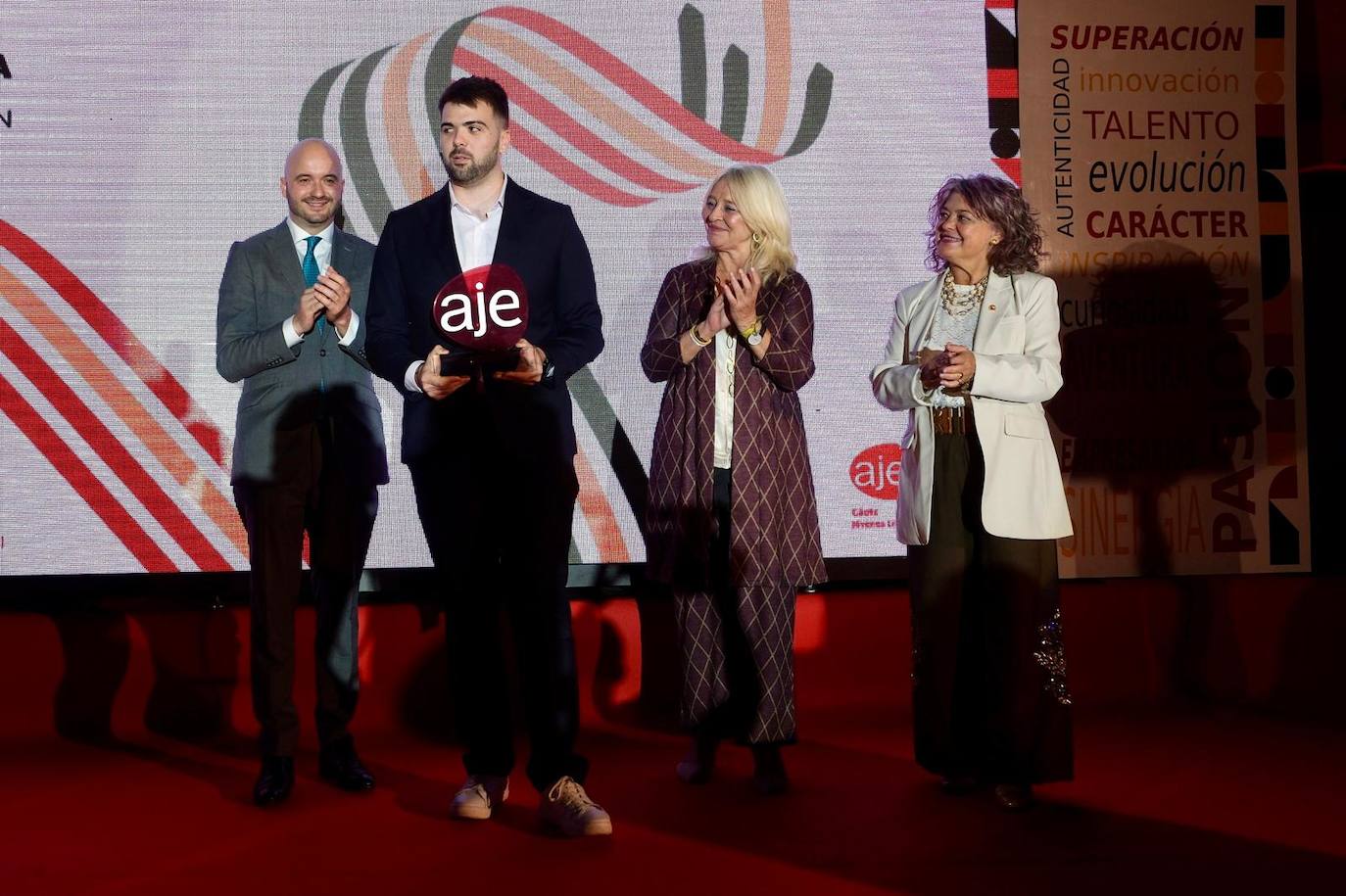 Fotos: La Asociación de Jóvenes Empresarios celebra la gala de entrega de la 24 edición de los Premios AJE Andalucía