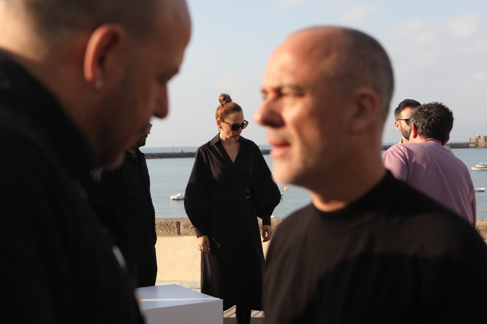 Las imágenes de María Adánez, Javier Gutiérrez, Leonor Watling y Carlos Scholz en la playa de La Caleta