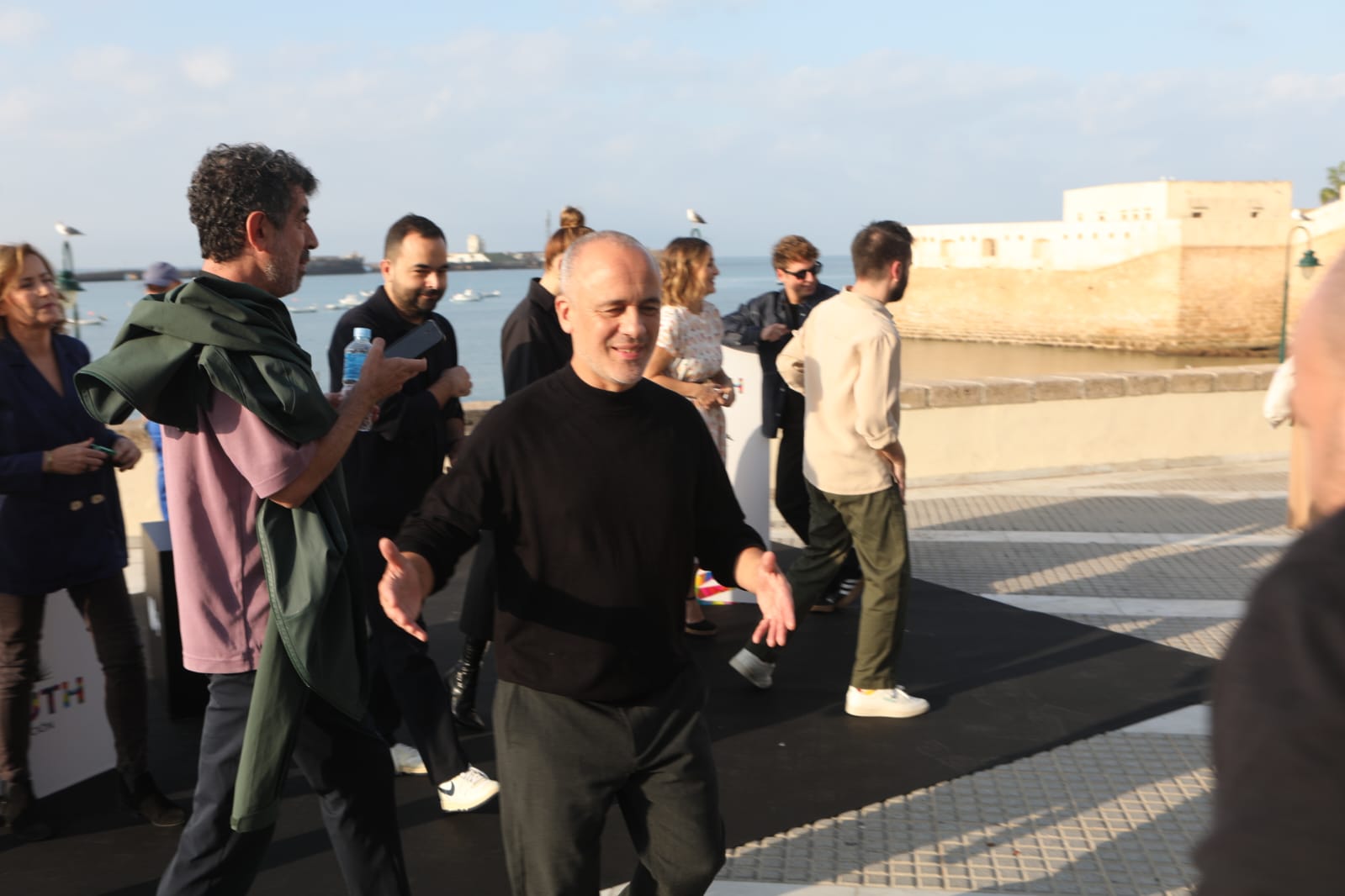 Las imágenes de María Adánez, Javier Gutiérrez, Leonor Watling y Carlos Scholz en la playa de La Caleta