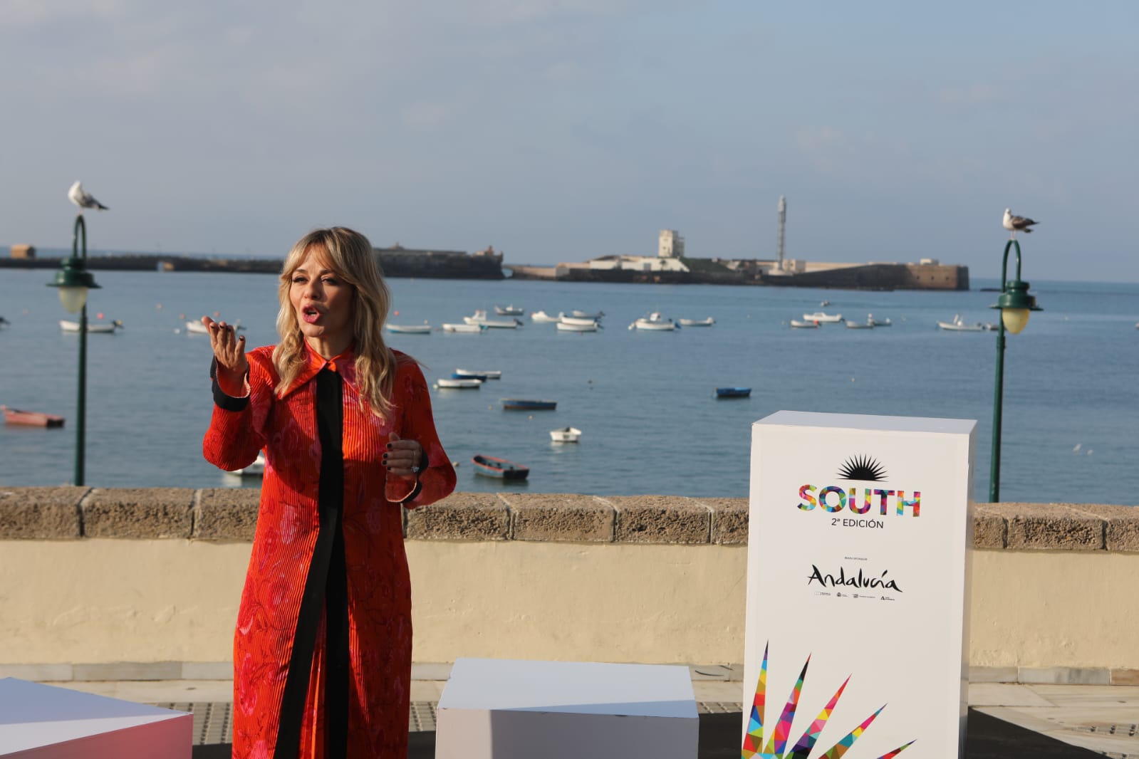 Las imágenes de María Adánez, Javier Gutiérrez, Leonor Watling y Carlos Scholz en la playa de La Caleta